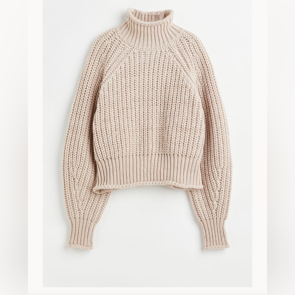 EUC H&M Beige Knit Cropped Sweater